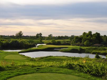 53. (47) Victoria National Golf Club