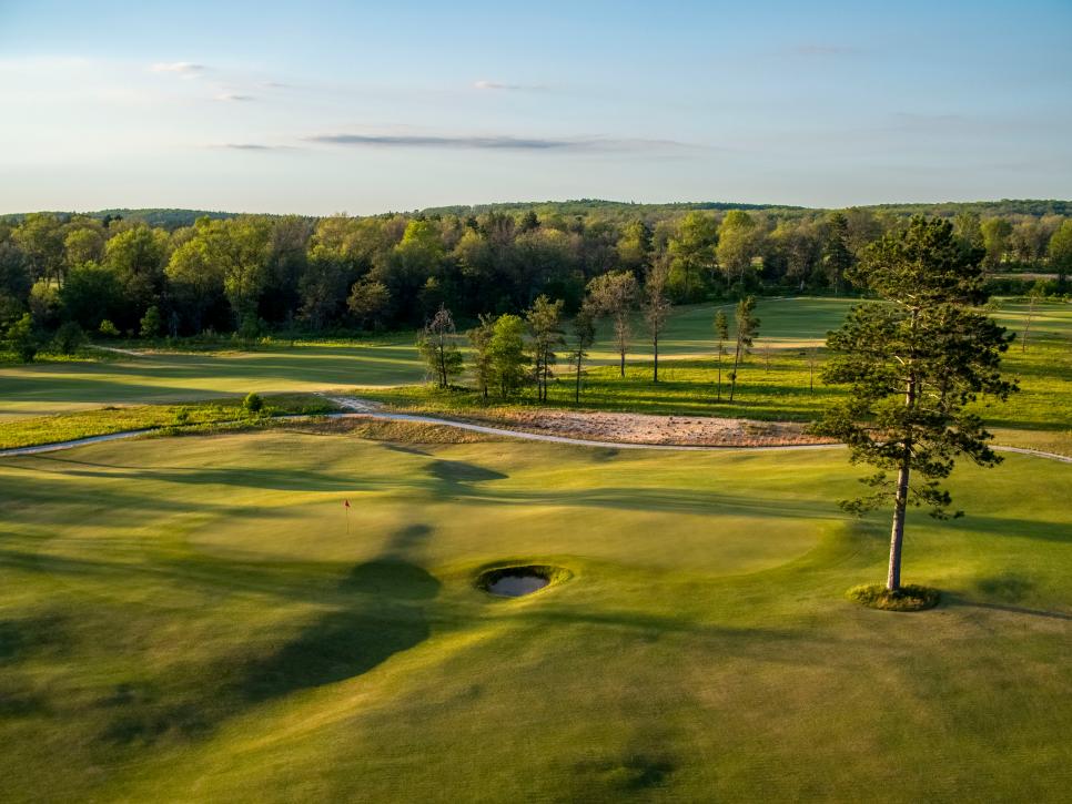 the-loop-forest-dunes-black-eleven-green-side